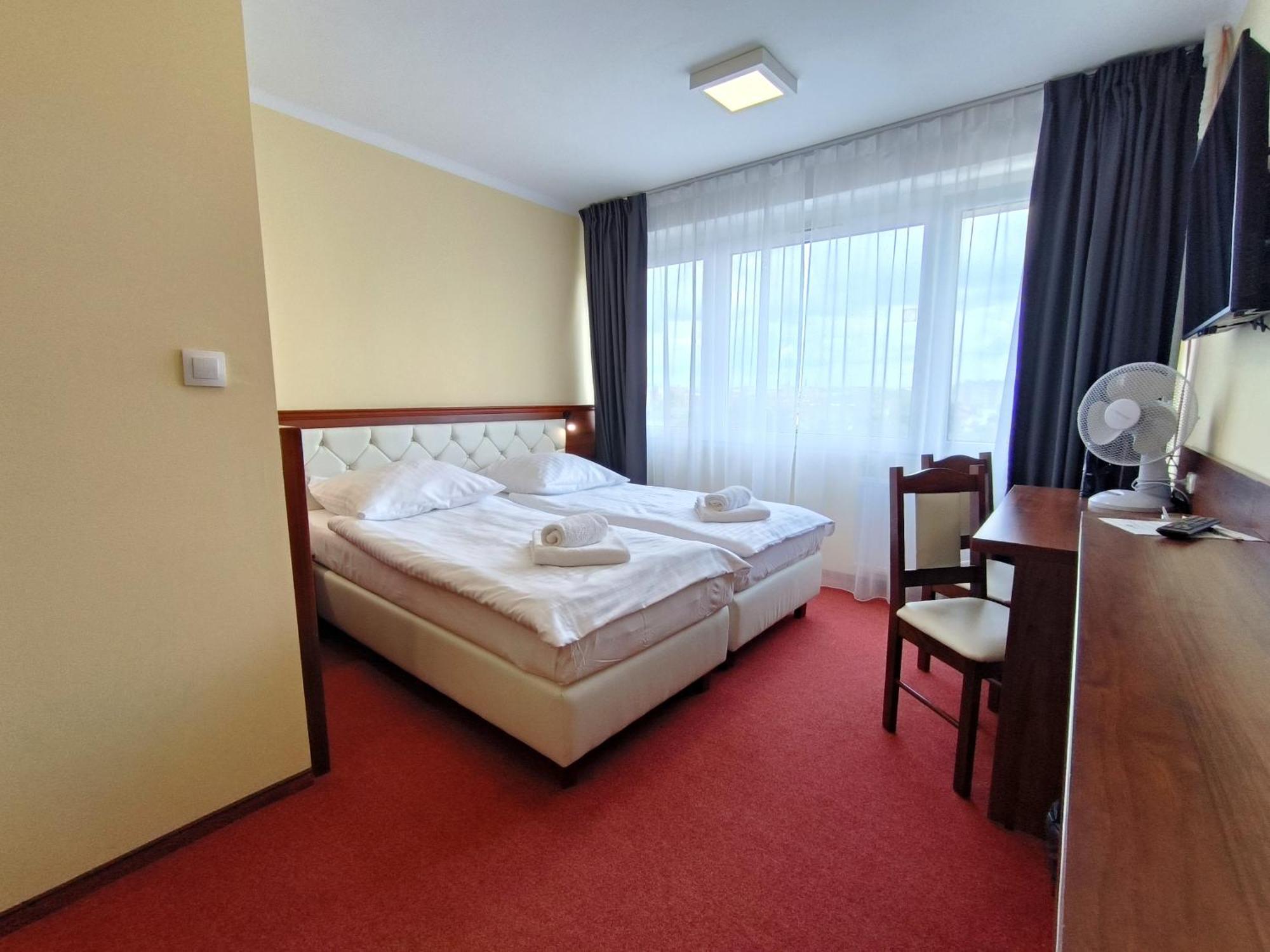 Hotel Sill Κίελτσε Εξωτερικό φωτογραφία