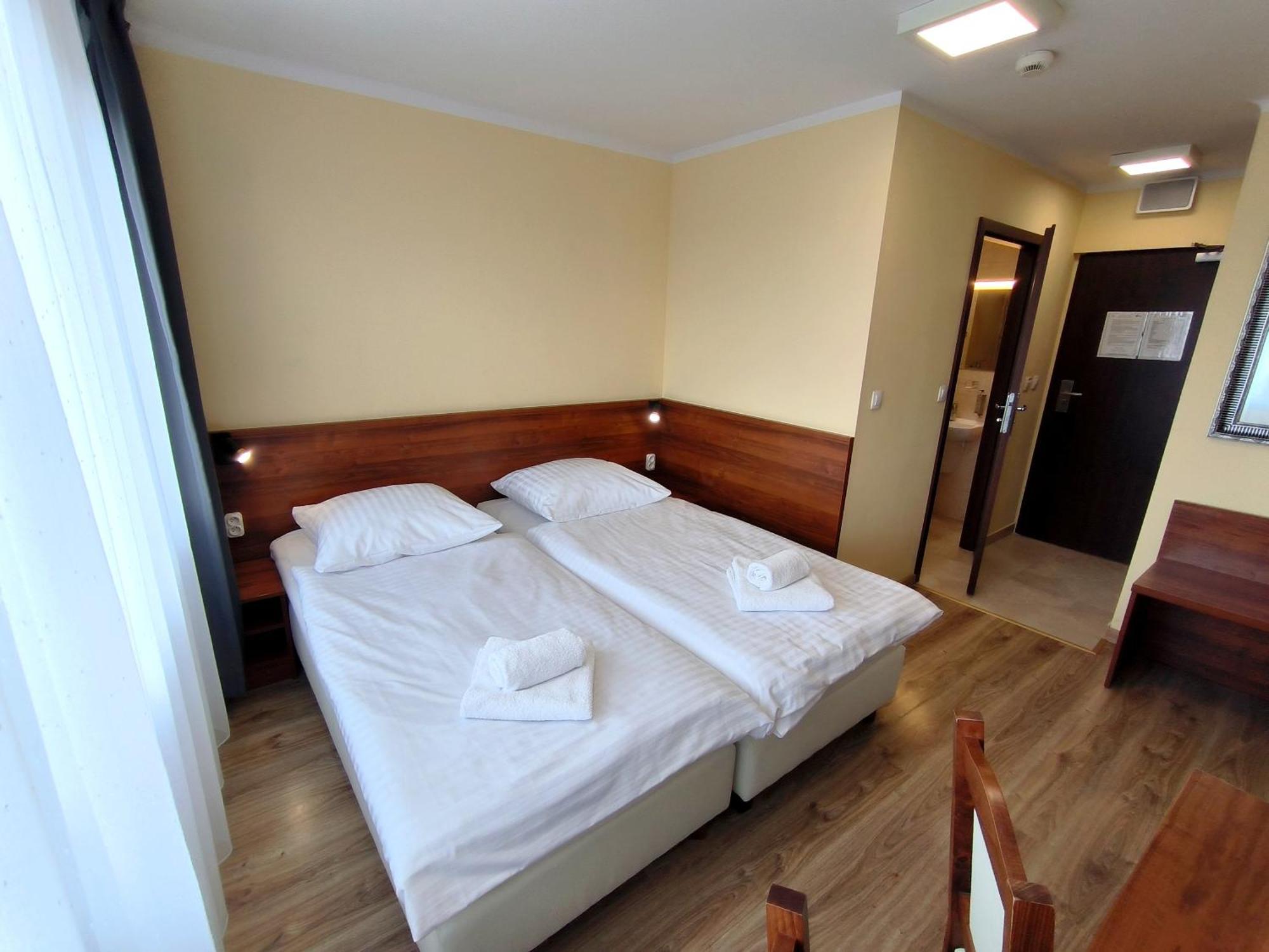 Hotel Sill Κίελτσε Εξωτερικό φωτογραφία